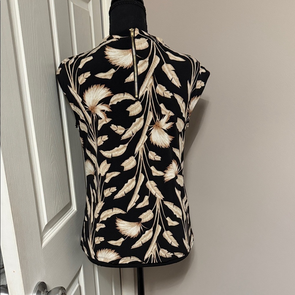 Liz Claiborne Floral Black and Cream Women's Top - Picture 4 of 7